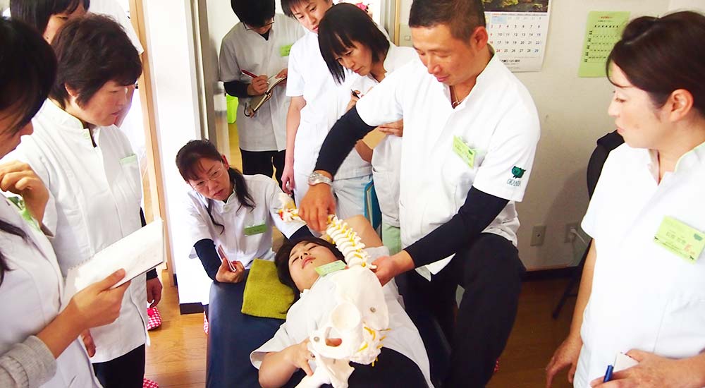 肋骨、くびれ矯正